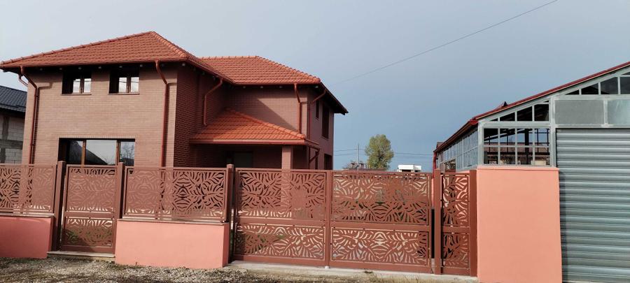 Casă cu 4 camere în Vidra