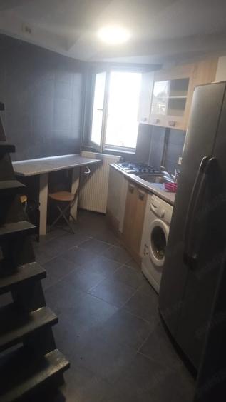 Apartament cu 3 camere semidecomandat în Central