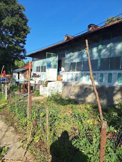 Casă cu 2 camere cu Teren 1471 Mp în Ciolănești