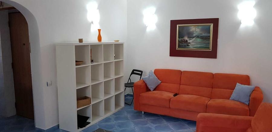 Apartament cu 2 camere semidecomandat în 1 Mai