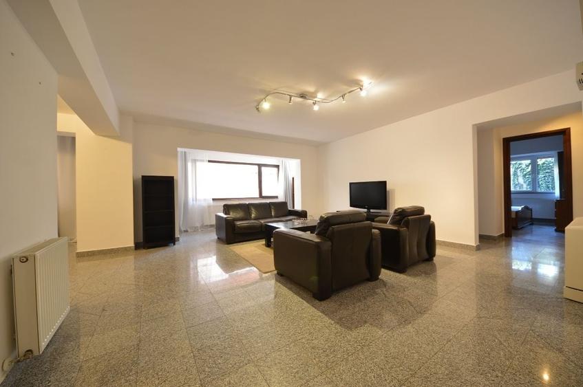 Apartament cu 4 camere decomandat, mobilat în Aviatorilor