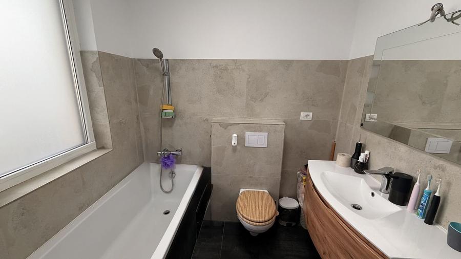 Duplex cu 4 camere cu Canalizare în Moșnița Veche