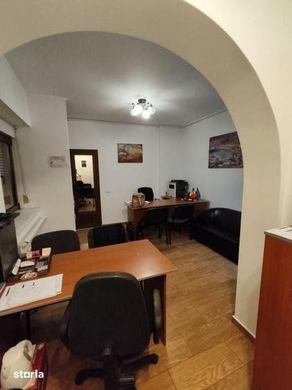 Spațiu comercial, de 30 mp, în Centrul Civic