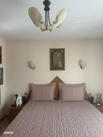 Apartament cu 3 camere decomandat în Câmpina