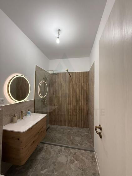 Apartament cu 3 camere decomandat, mobilat în Șelimbăr