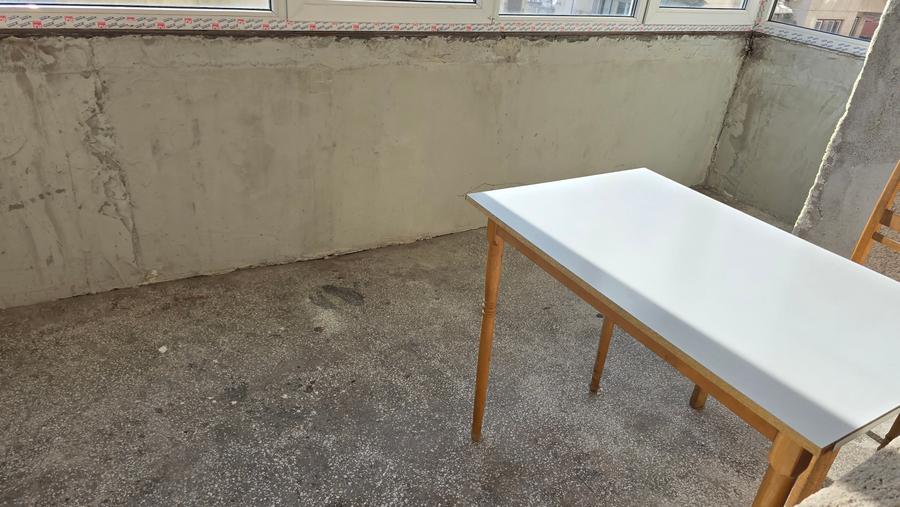 Apartament cu 4 camere decomandat în 22 Decembrie