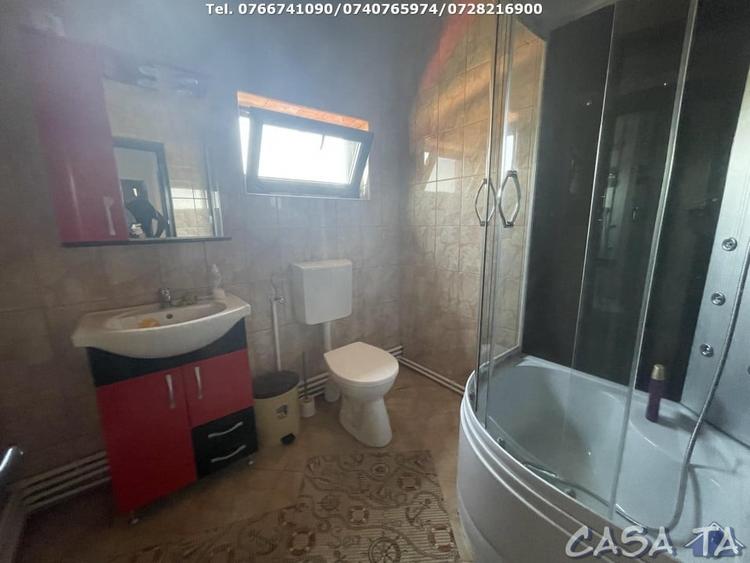 Casă individuală cu 6 camere cu Garaj în Drăguțești