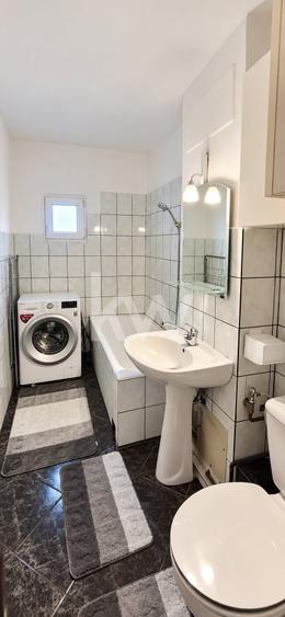 Apartament cu 3 camere decomandat, mobilat în Vlahuță