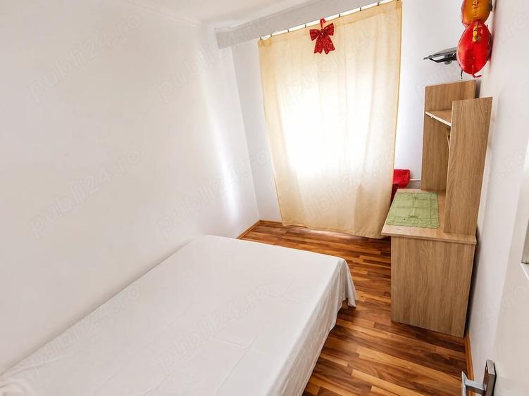 Apartament cu 3 camere semidecomandat în Bularga