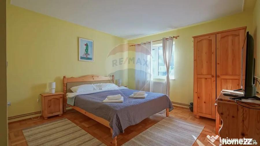 Casă cu 7 camere cu Teren 596 Mp în Poiana Brașov