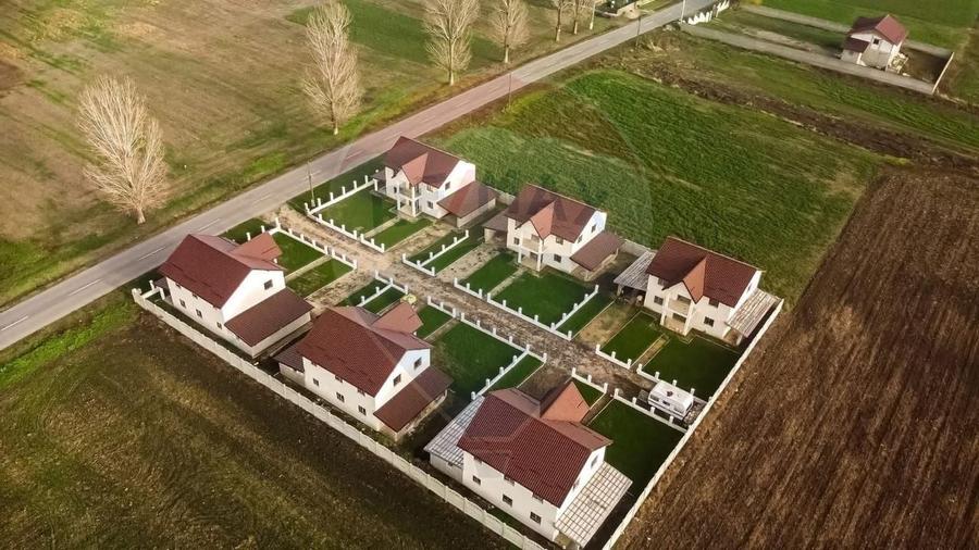 Casă individuală cu 4 camere cu Teren 400 Mp în Dumbrava