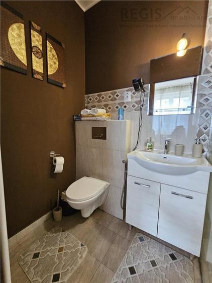 Casă cu 4 camere cu Teren 462 Mp în Central