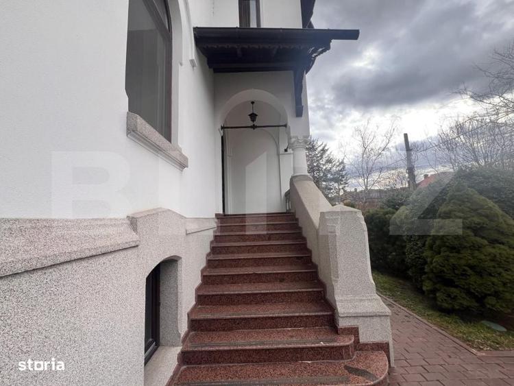 Casă cu 4 camere cu Teren 1300 Mp în Central