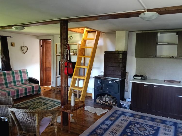 Casă individuală cu 2 camere cu Teren 2451 Mp în Sângeru