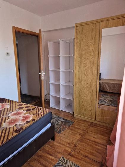 Apartament cu 3 camere decomandat în 1 Mai