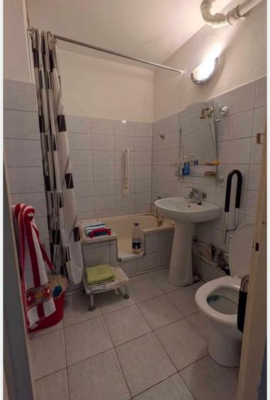 Zona Iuliu Maniu apartament 2 camere etaj intermediar - 8