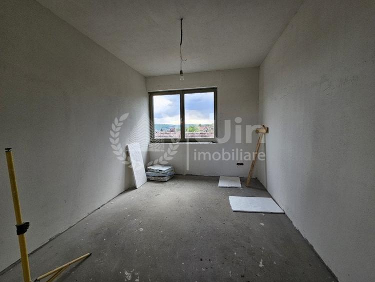 Casă individuală cu 4 camere cu Canalizare în Dâmbul Rotund