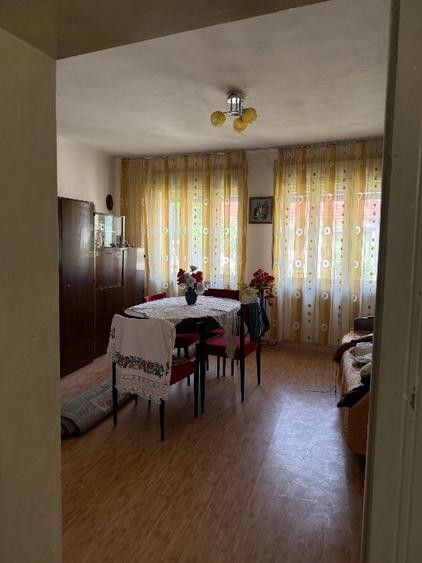 Casă individuală cu 6 camere cu Teren 1000 Mp în Iablanița