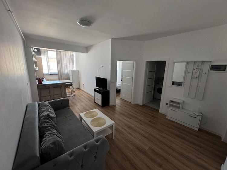 Apartament cu 2 camere semidecomandat în Șcheia