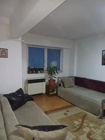 Apartament cu 4 camere decomandat în Vitrometan