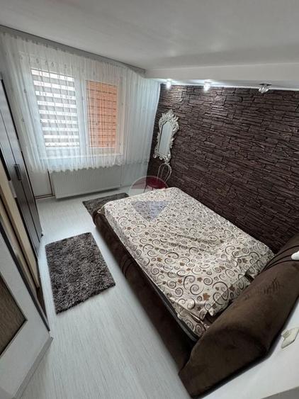 Apartament cu 3 camere decomandat, mobilat în Central