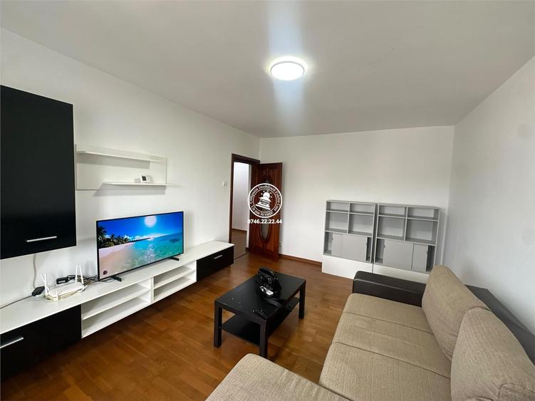 Apartament cu 3 camere decomandat în Central