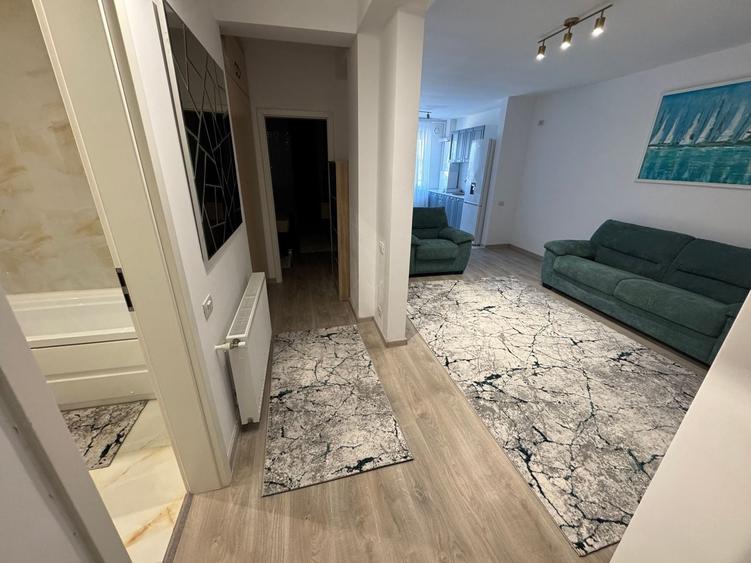 Apartament cu 2 camere decomandat, mobilat în Est
