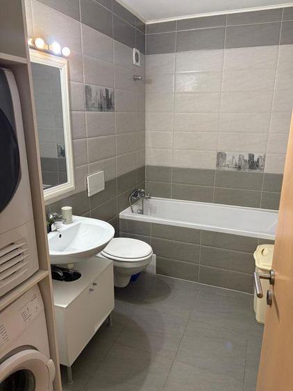 Apartament cu 2 camere decomandat, mobilat în Tractorul
