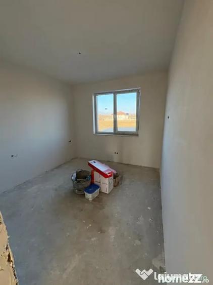 Casă cu 4 camere cu Teren 400 Mp în Săsar