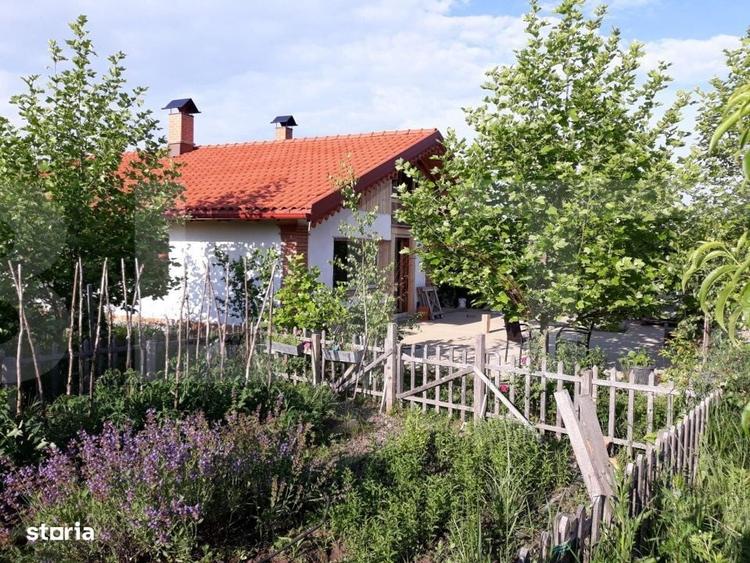 Casă cu 3 camere în Cătămărești