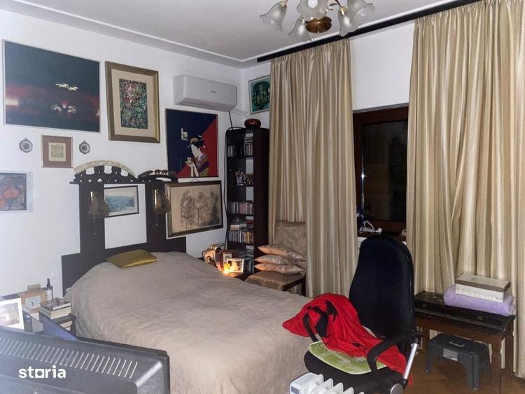 Apartament cu 4 camere semidecomandat în Universitate