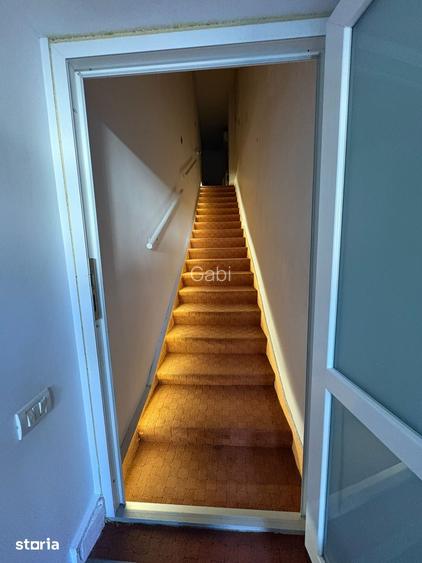 Casa cu 4 camere, pivni?a ?i teren 221 mp,curte individuala