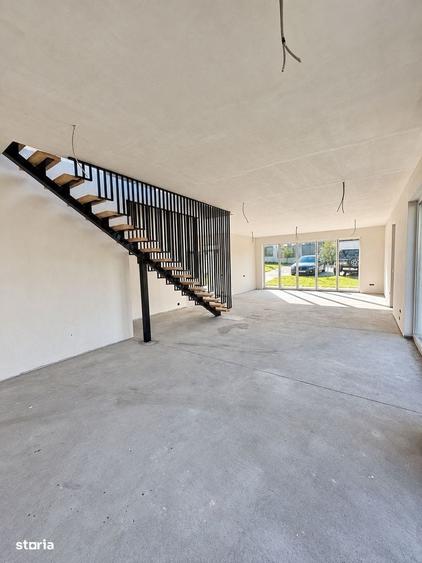 Casa individuala 6 camere, 5 bai, terasa la etaj, curte, P+ET+POD - 18