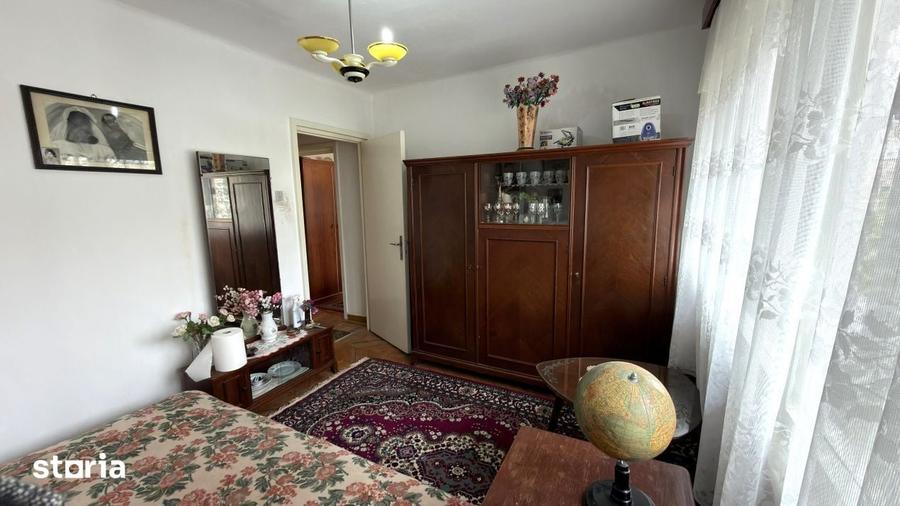 Apartament cu 3 camere semidecomandat în Central