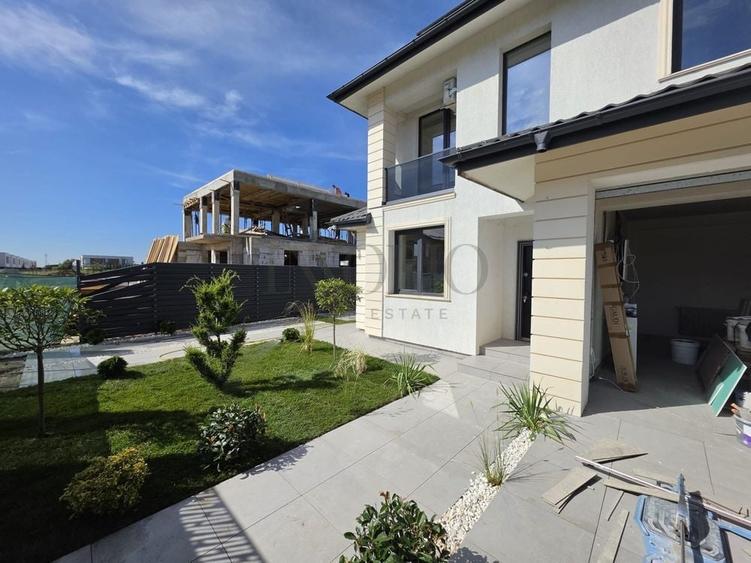 Casă individuală cu 4 camere cu Canalizare în Tunari