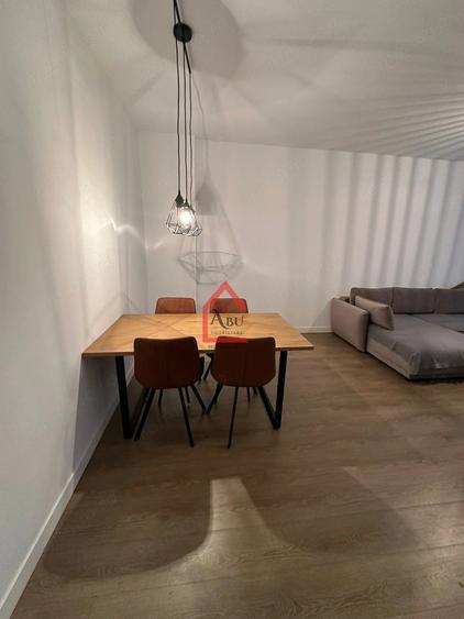 Apartament cu 2 camere semidecomandat în Filiași