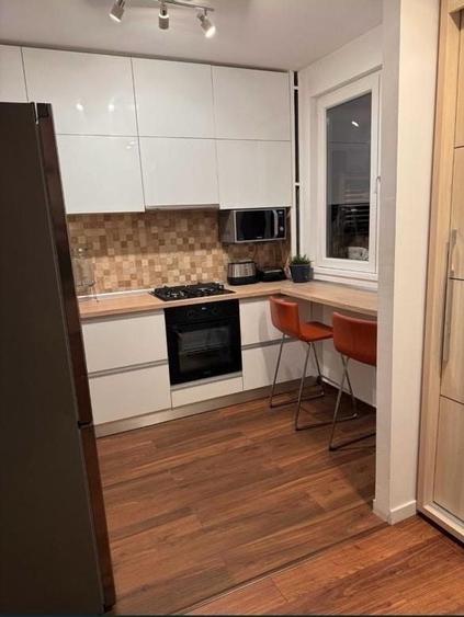 Apartament cu 2 camere semidecomandat în 1 Mai