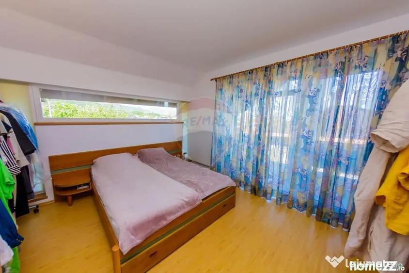 Casă cu 5 camere cu Teren 600 Mp în Central