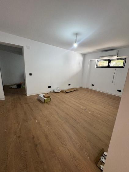 Apartament cu 3 camere nedecomandat în Unirii Sud