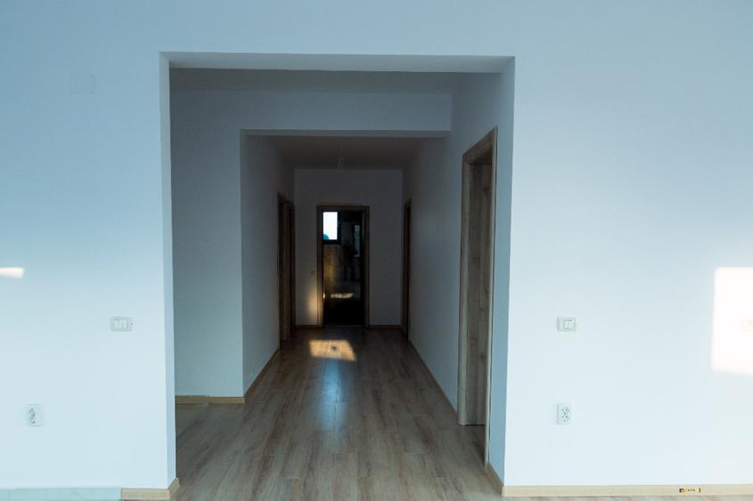 Casă cu 4 camere cu Teren 510 Mp în Balotești