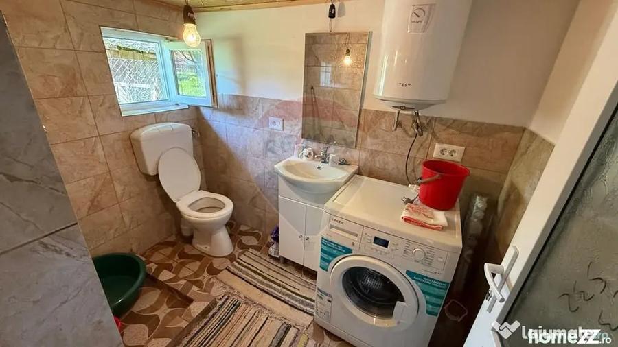 Casă cu 5 camere cu Teren 1700 Mp în Hângulești