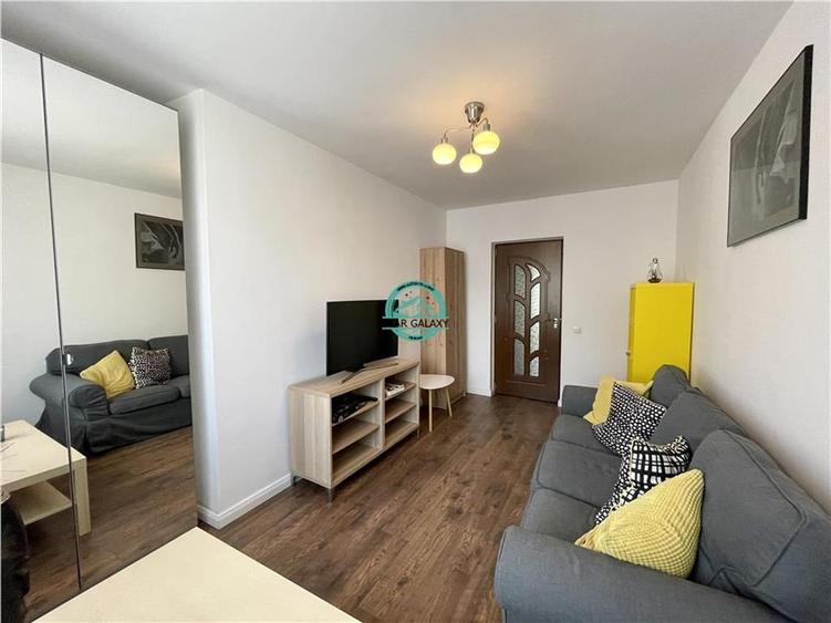Apartament cu 3 camere decomandat, mobilat în Central