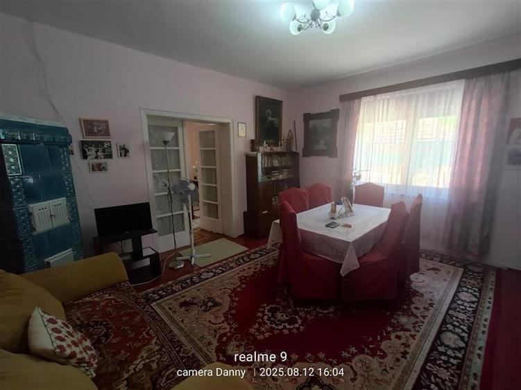 Casă individuală cu 5 camere cu Teren 300 Mp în Muncitoresc