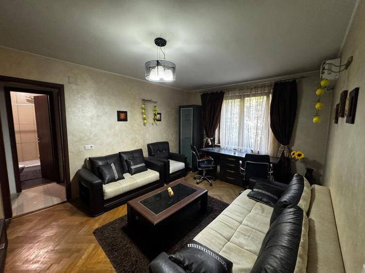 Apartament cu 3 camere semidecomandat, mobilat în Regina Elisabeta