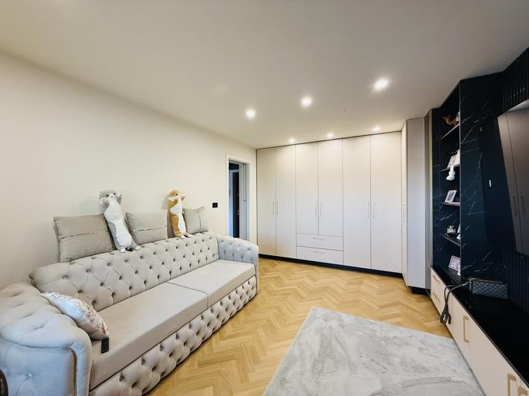 Apartament cu 2 camere decomandat, mobilat în Soarelui