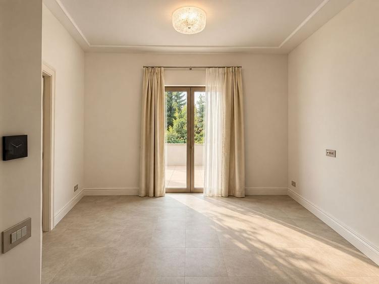 Casă individuală cu 8 camere cu Canalizare în Iancu Nicolae