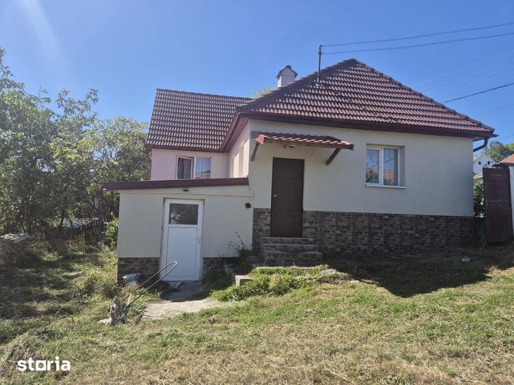 Casă cu 3 camere cu Teren 386 Mp în Central