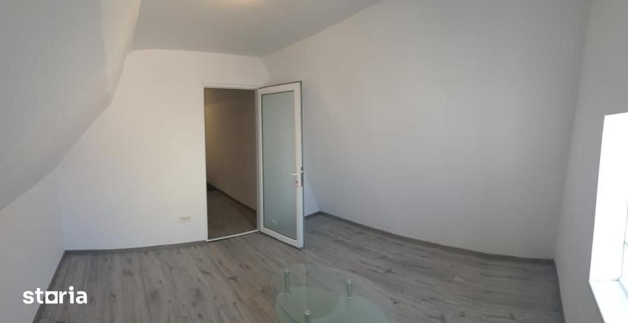 Casă cu 4 camere cu Teren 173 Mp în Plantelor
