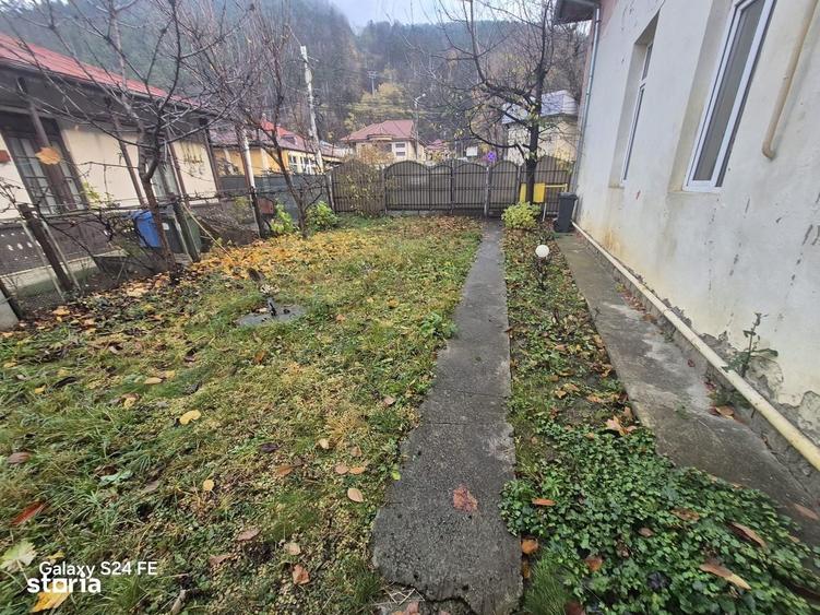 Casă cu 4 camere în Ștefan cel Mare
