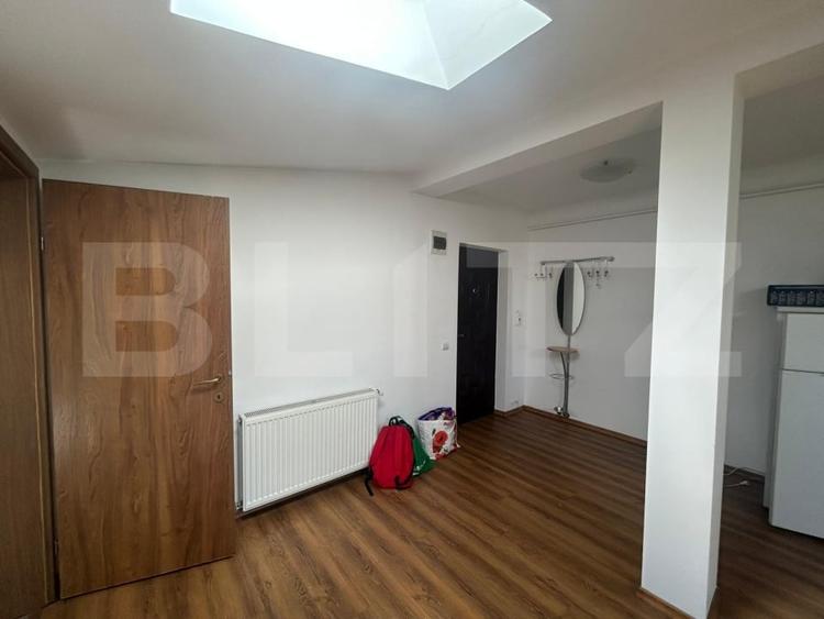 Apartament cu 2 camere semidecomandat, mobilat în Bulgaria